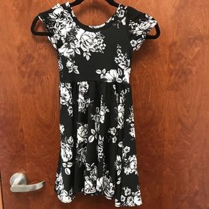 Lularoe Dot Dot Smile Dress Size 5/6